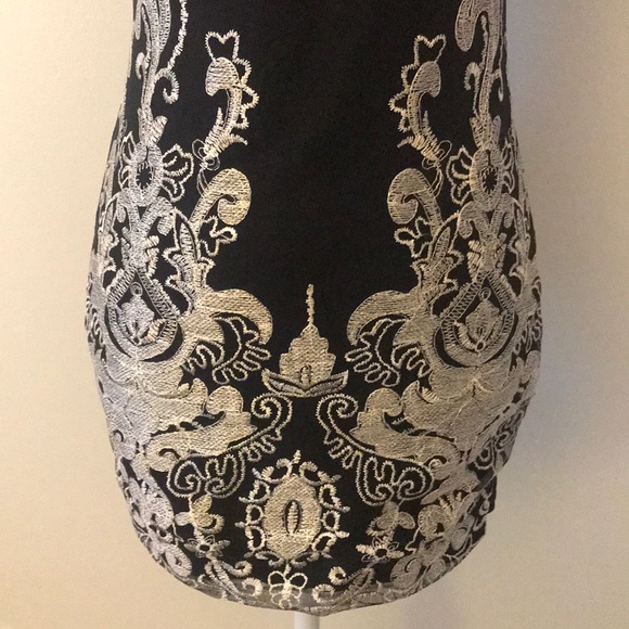 Black and cream dress - Picture 5 of 5